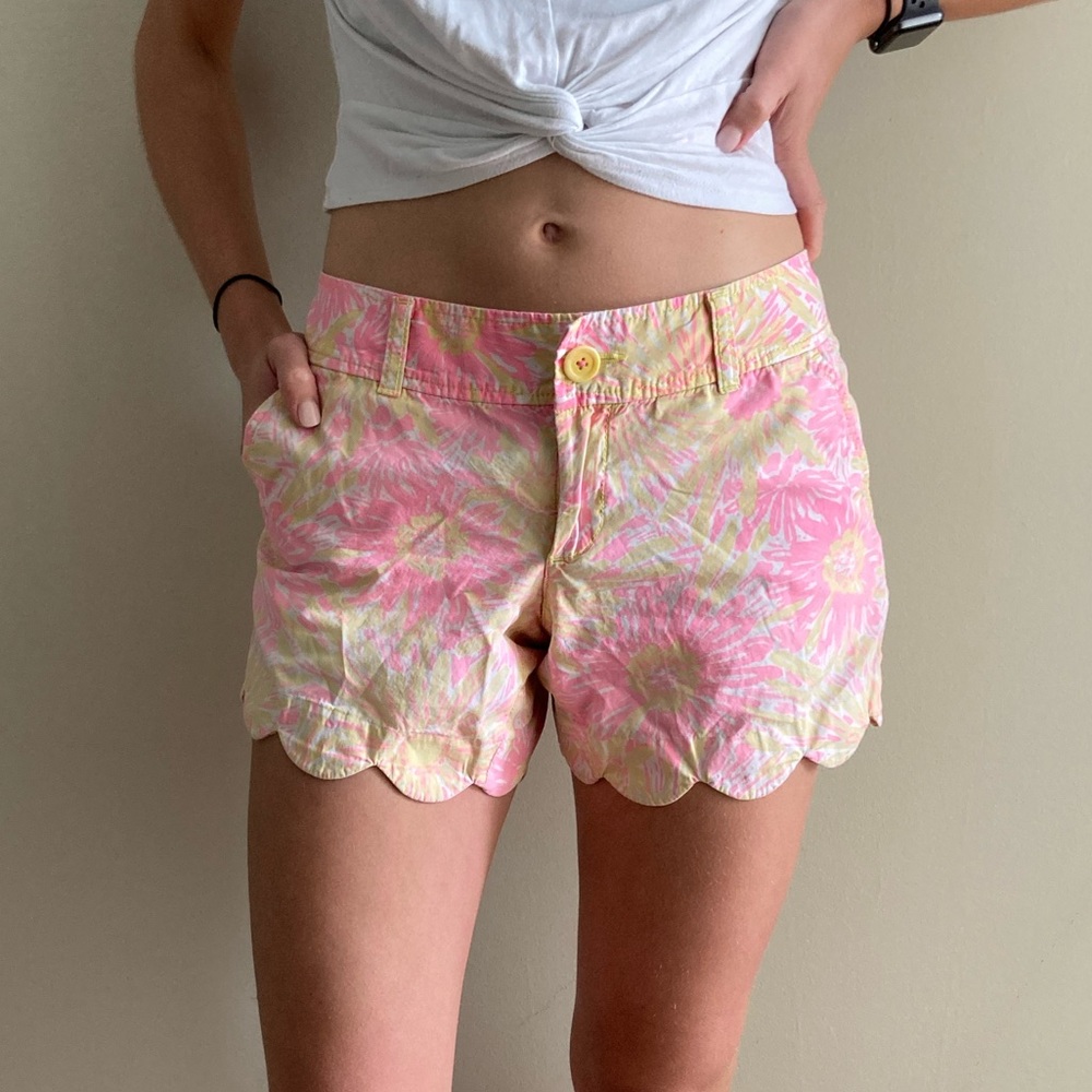 Lilly Pulitzer buttercup scalloped yellow and pink shorts size 2